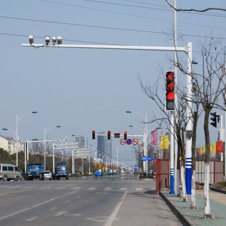 電子警察桿